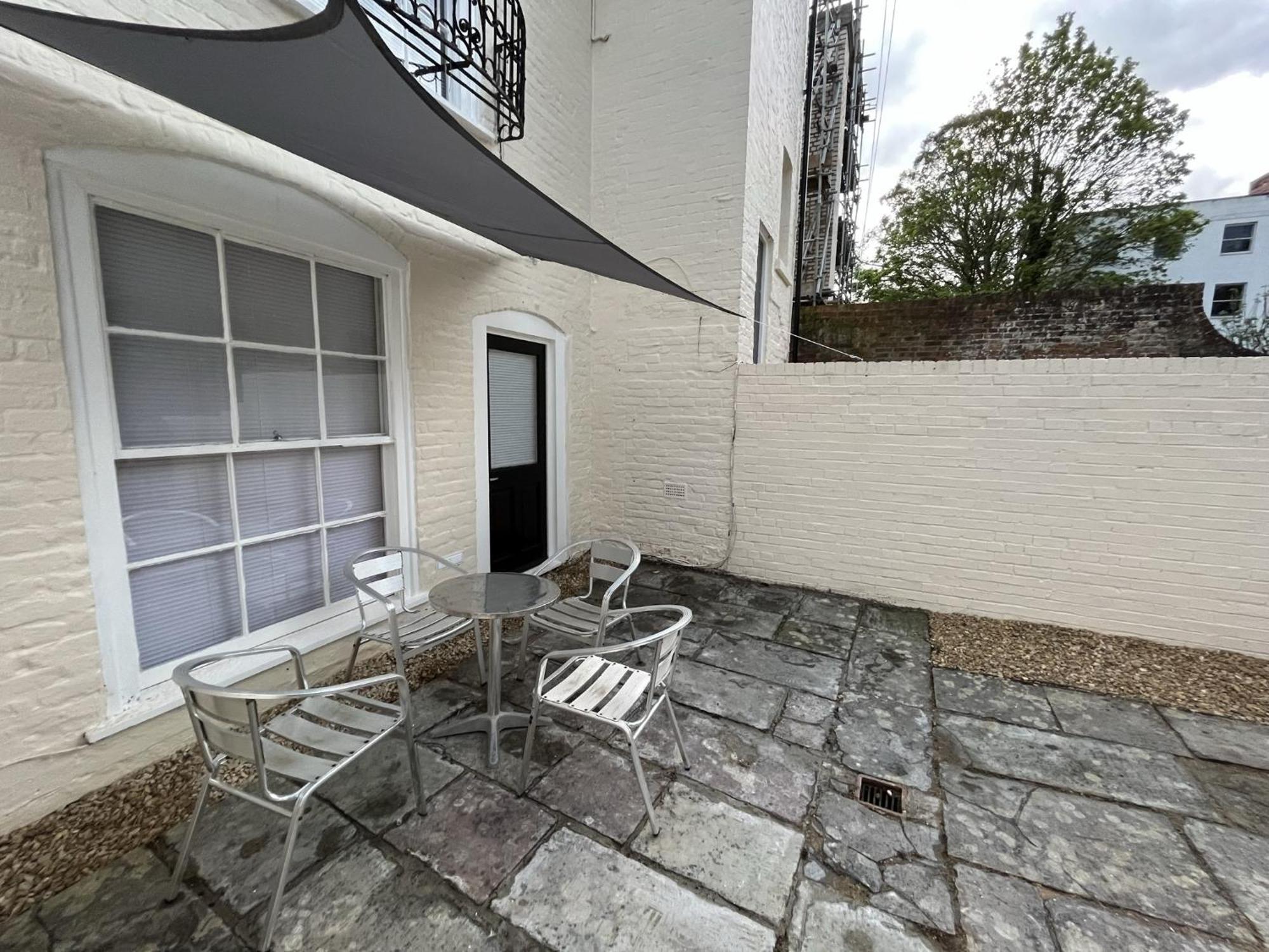 The Cozy Apartment Gloucester Exterior photo